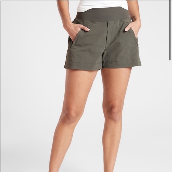 Athleta Pants - NWT Athleta Trekkie North Short "Mountain Olive”